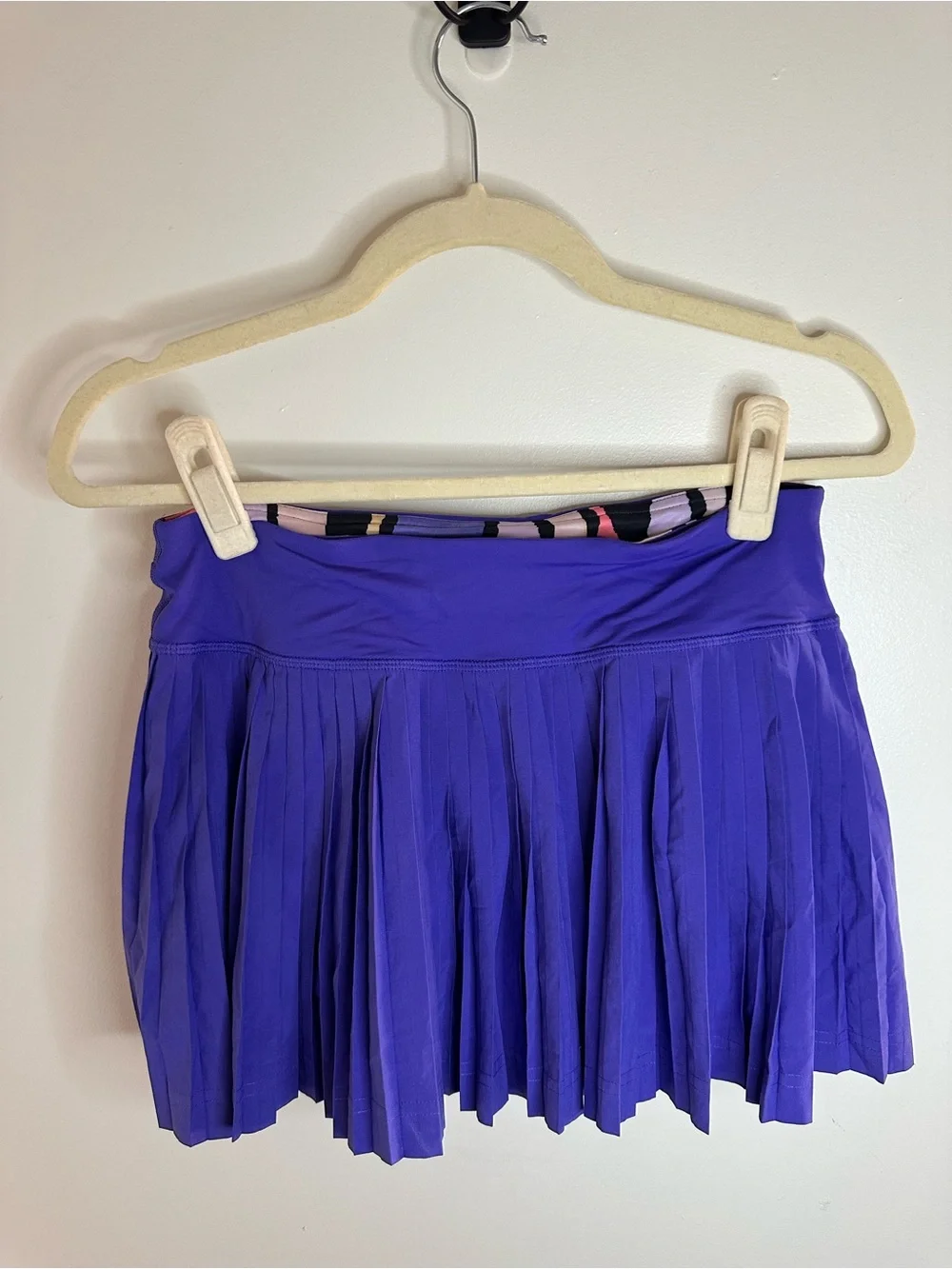 lululemon athletica flattering pleated